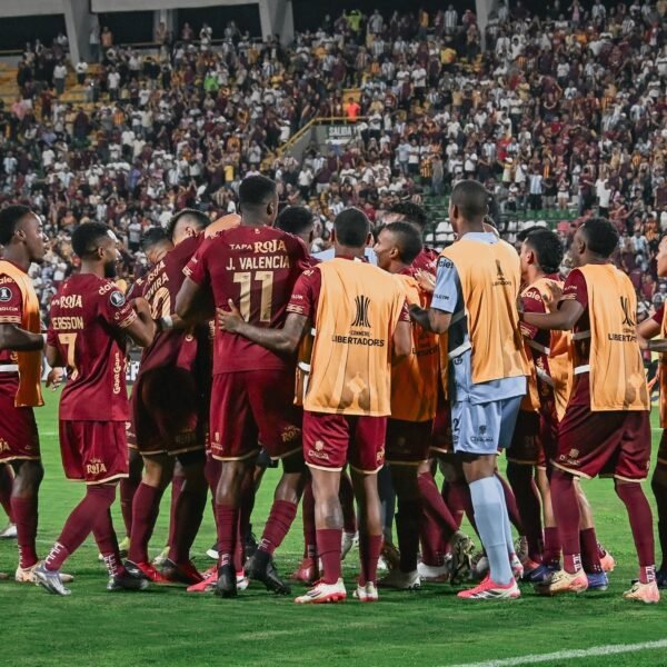 Los jugadores del Tolima celebran (@cdtolima)