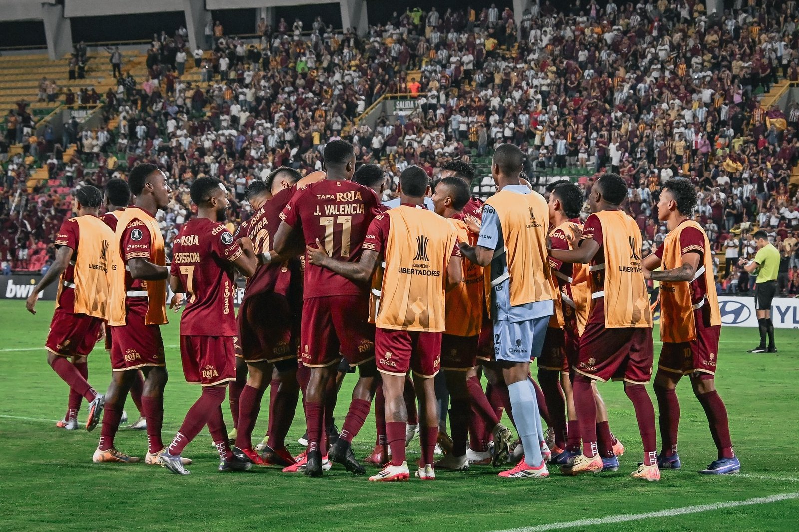Los jugadores del Tolima celebran (@cdtolima)