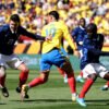 James Rodríguez pierde el balón ante Francia